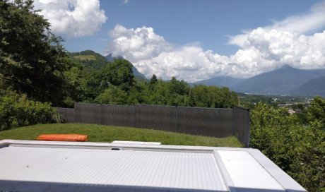 Pose de clôture rigide avec panneaux occultants vers Chambéry 